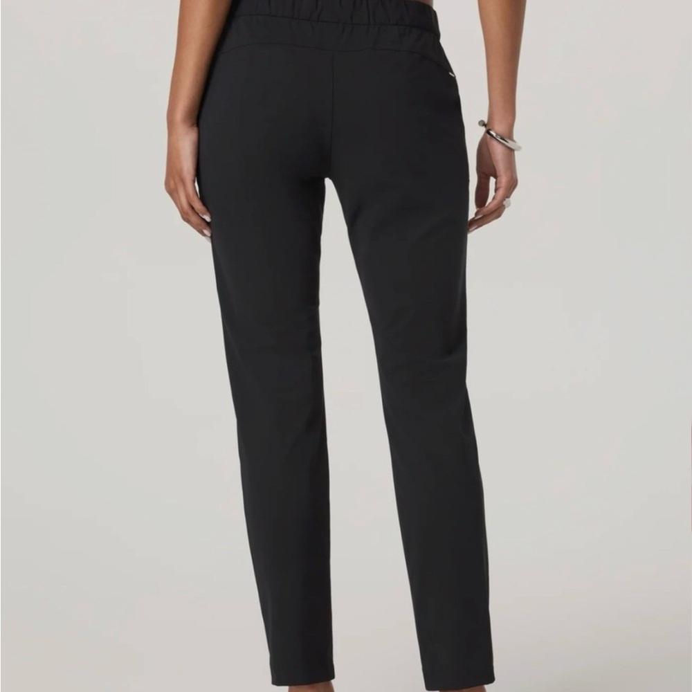 NWT Vuori Miles Ankle Pant Women’s Size XS Black Quick-Dry Stretch ~ $108 - Picture 3 of 14